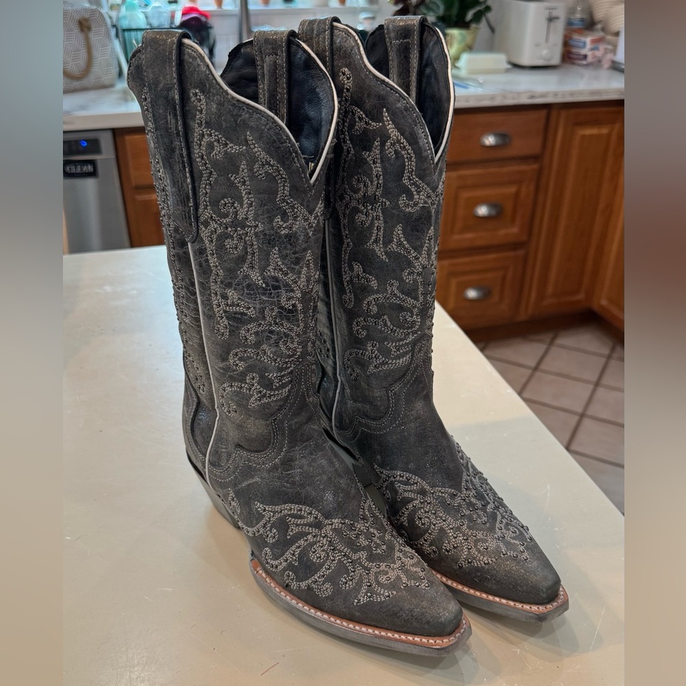 J.B. Dillon Grey Embroidered Pointed-Toe Western Heeled Boots